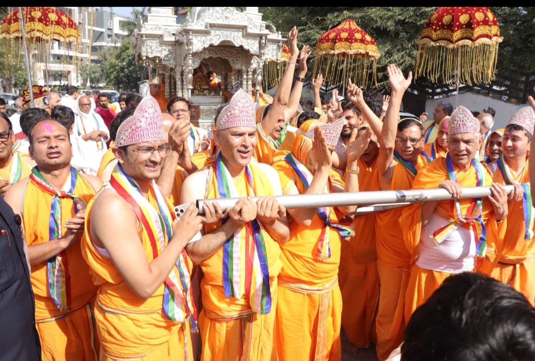 इंदौर शहर की स्कीम नंबर -78 मे सिद्ध चक्र महामंडल विधान मैं आस्था, श्रद्धा- भक्ति का उमडा जैन सेलाब