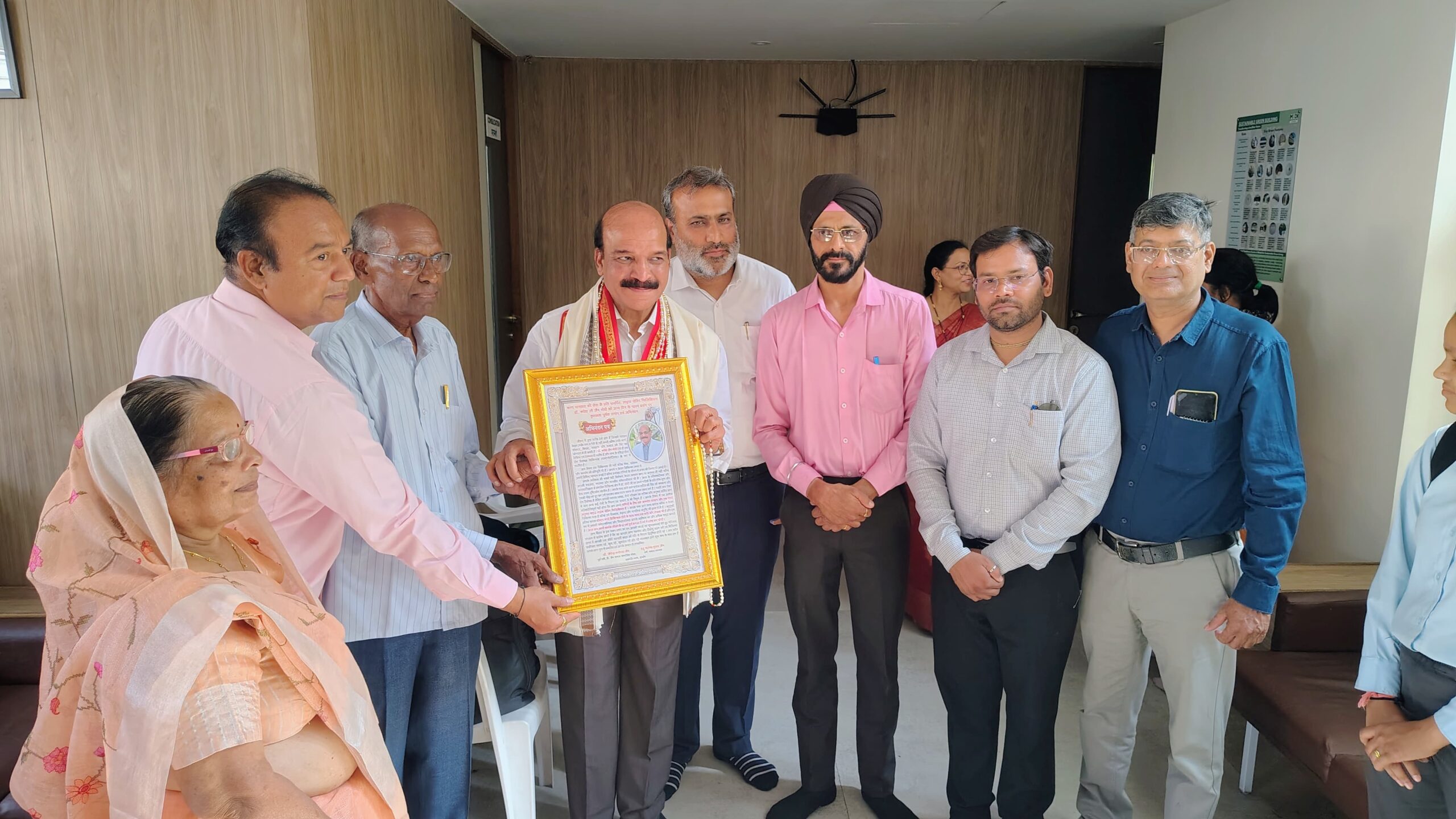 इंदौर हृदय रोग विशेषज्ञ डॉ. रूपेश मोदी के जन्म दिवस पर उनके प्रशंसकों और मरीजों ने किया सम्मान